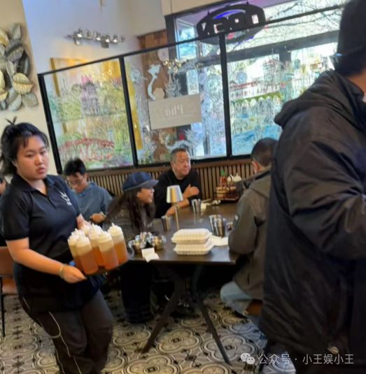 最为他省心的是他的二女儿曾咏仪AG旗舰厅原来曾志伟四个子女中(图6)